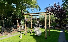 Casa aan de Plas, B&B met hottub en jacuzzi